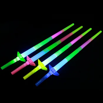12 шт. Расширяемый светодиодный светильник, многоцветный неоновый меч со вспышкой, устойчивые режимы мигания, сменные батарейки для вечеринок, Притворная игра