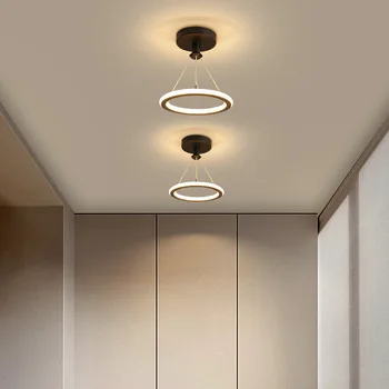 Современные простые потолочные светильники Золотисто-черные светильники для прохода в коридоре Бытовые светодиодные потолочные светильники для балкона творческой личности